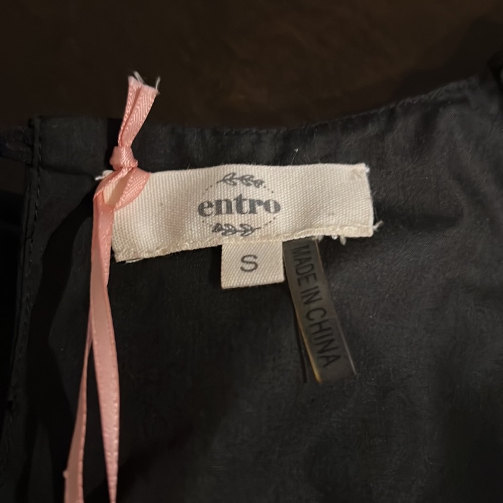 Entro Black Ruffle Hem Crop Top - Picture 12 of 15